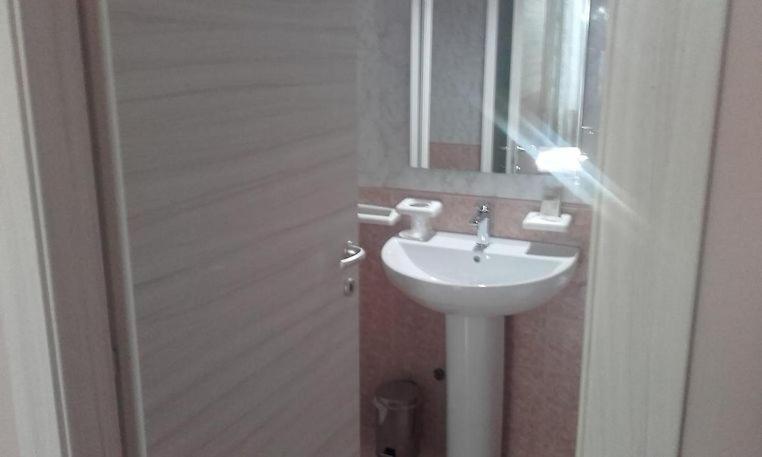 פארמה Hotel Ded 1 מראה חיצוני תמונה